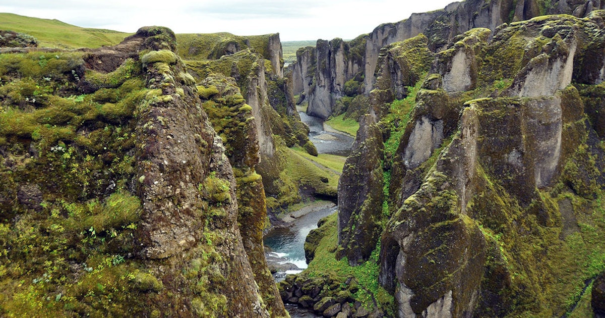 Fjaðrárgljúfur: A Gorgeous Canyon Made Famous by Justin Bieber